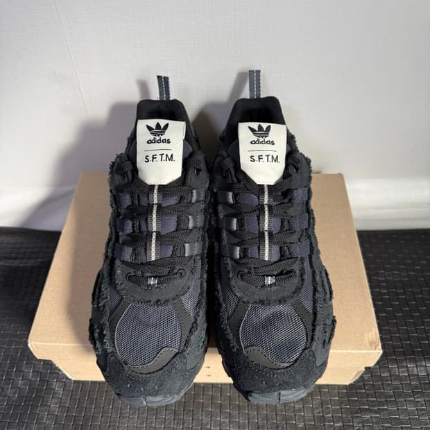 아디다스 X 송포더뮤트 쉐도우터프 블랙