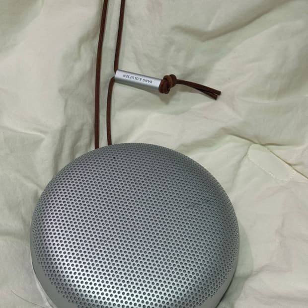 뱅앤올룹슨 A1 2세대 실버