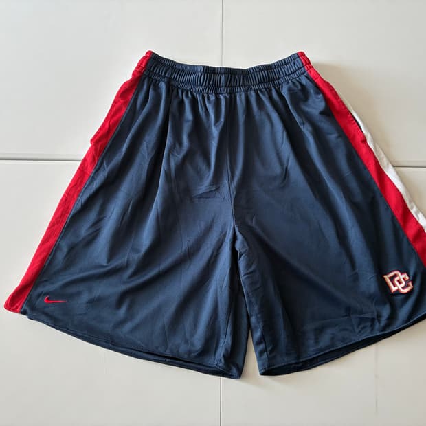 90‘s Nike Basketball Shorts (XXL)