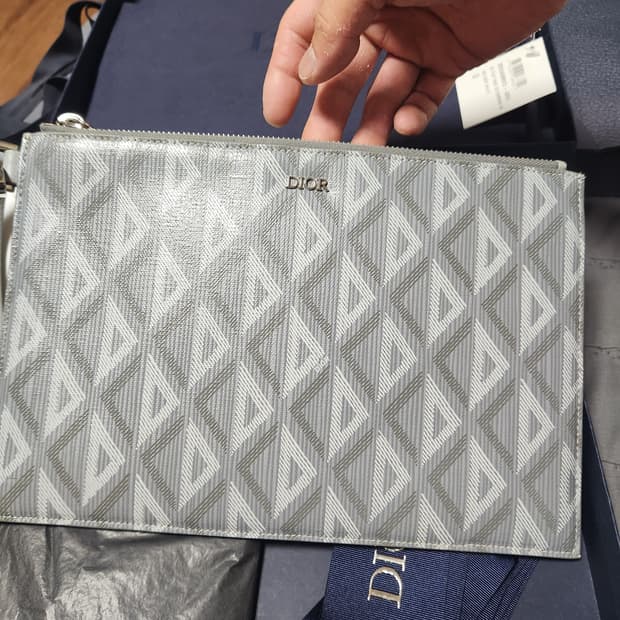 디올 A5클러치 정품 급처합니다