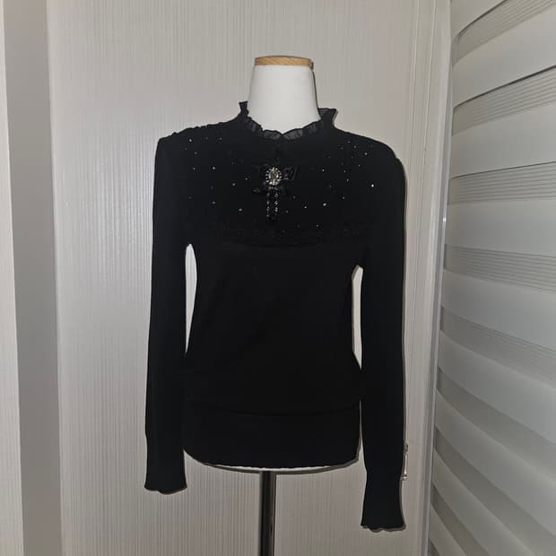 creatore 공겜여주 주얼리 니트 블라우스