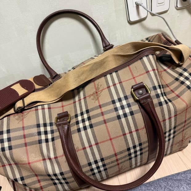 버버리 보스턴백 