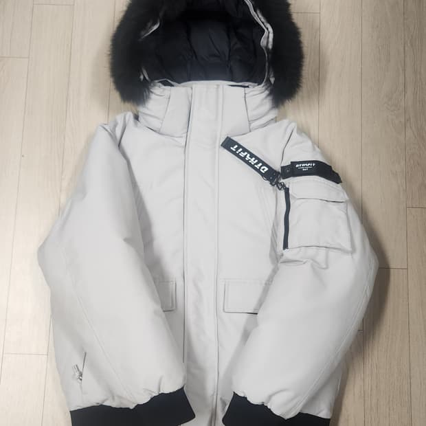 다이나핏 스노우 레오 봄버 다운 패딩 XL 22SS
