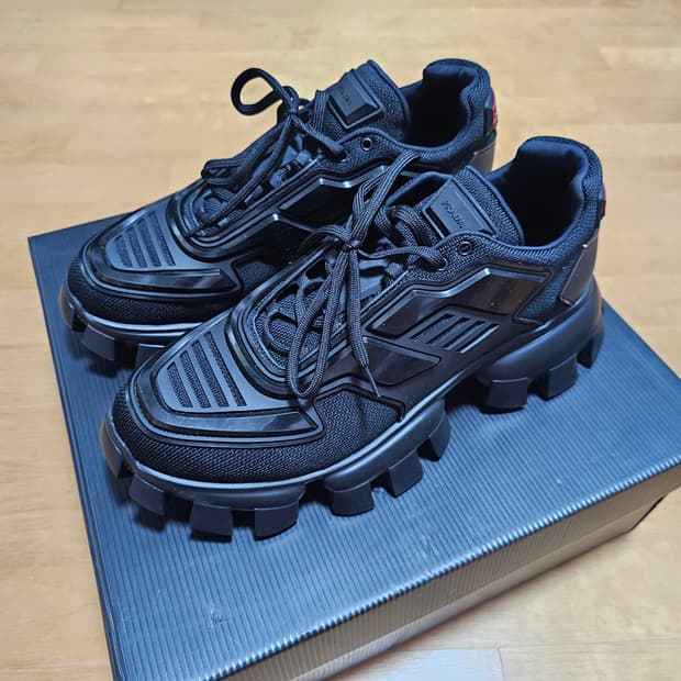 [UK10 / 290] 프라다 클라우드 버스트 썬더 블랙 스니커즈