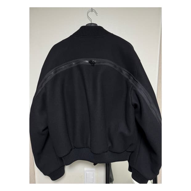 드리스반노튼 백지퍼 봄버