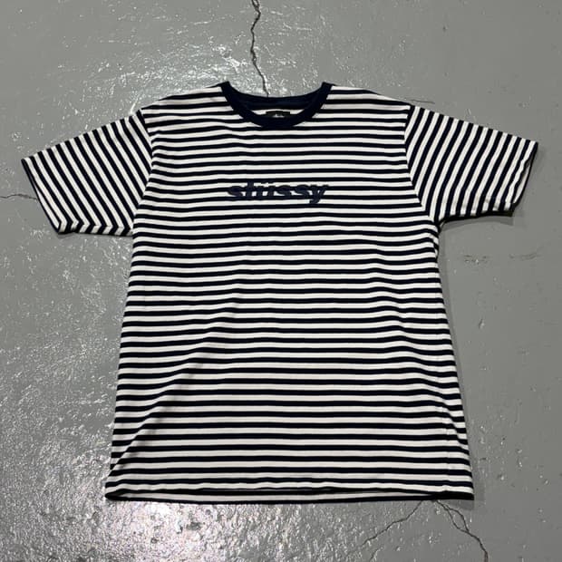 스투시(Stussy) 네이비,화이트 스트라이프 반팔