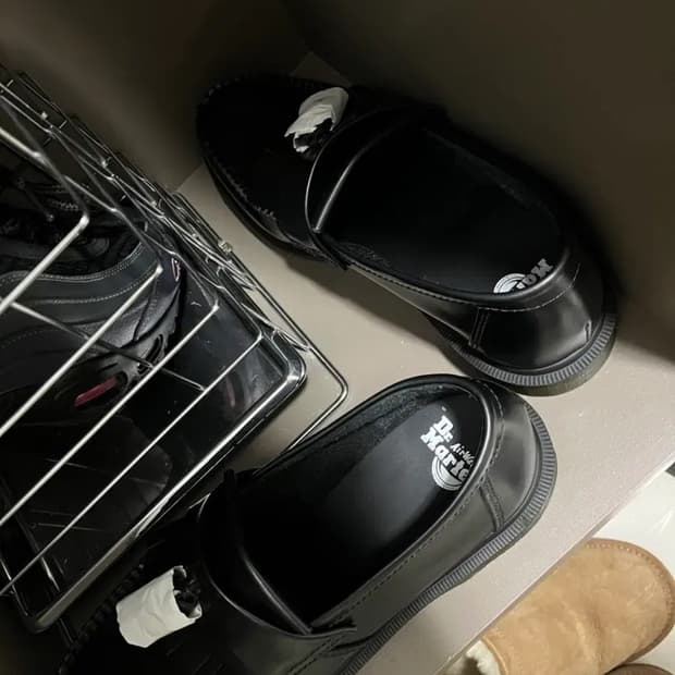 닥터마틴 아드리안 스무스 블랙 275