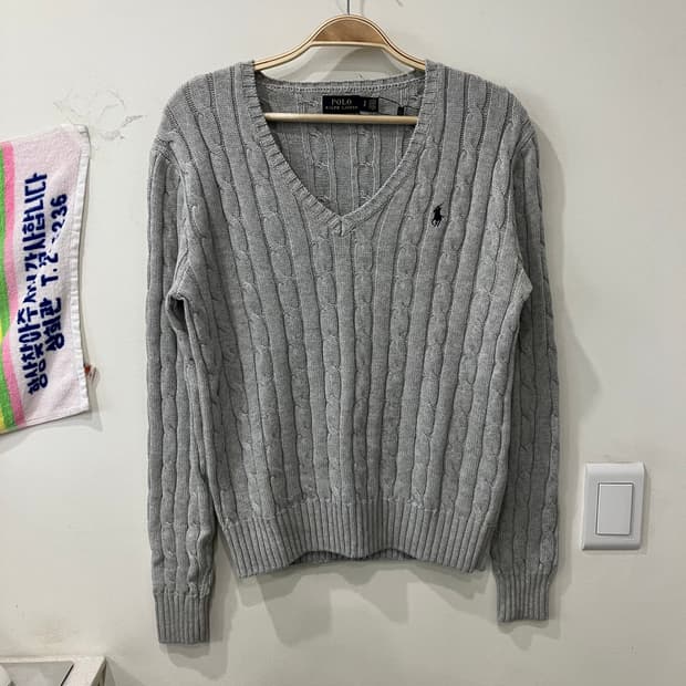 243 폴로 꽈배기 니트 브이넥 케이블