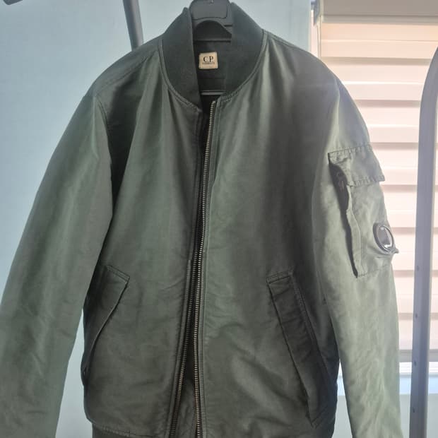 cp컴퍼니 C.P.Company 렌즈 봄버 자켓