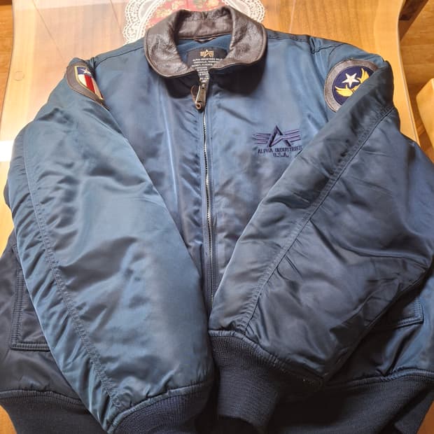 알파인더스트리 FLT45P 자켓 XL사이즈 판매합니다!