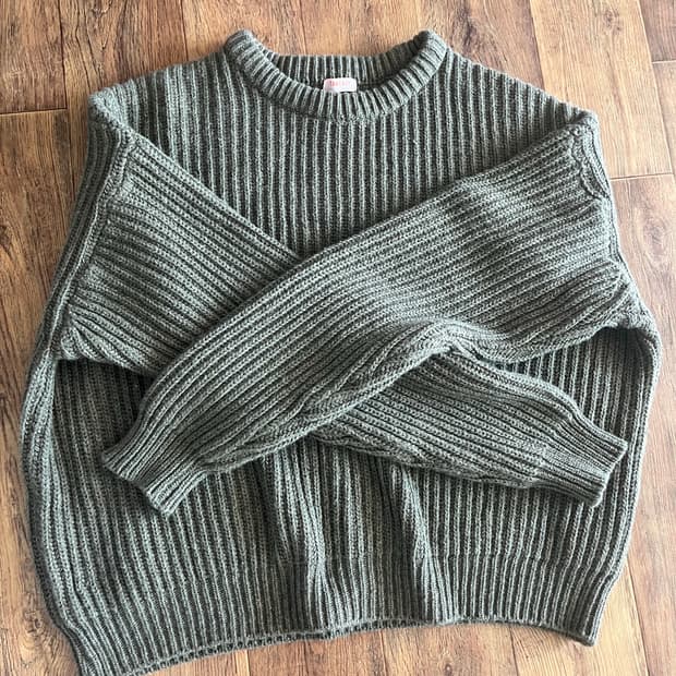 테이크 이지 카키 크롭니트