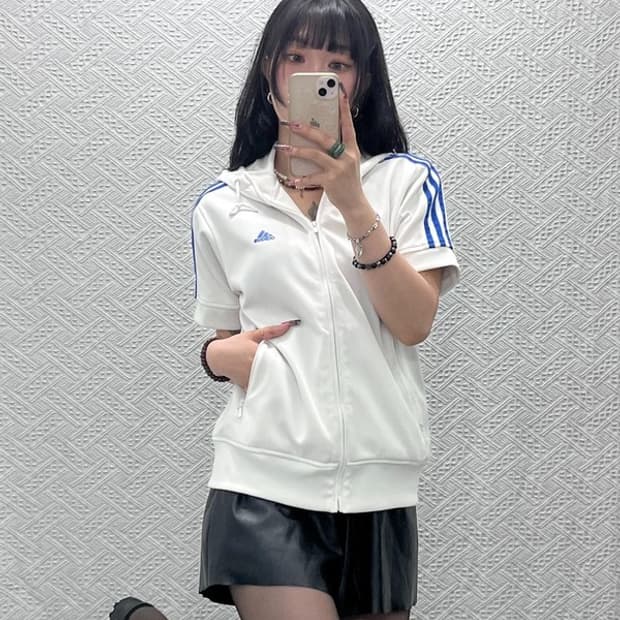 아디다스 다이나믹 빈티지 Y2K 스포티 반팔 후 져지 100 C12020