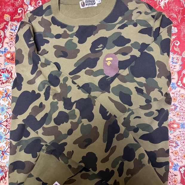 베이프 1st 카모 녹계 맨투맨