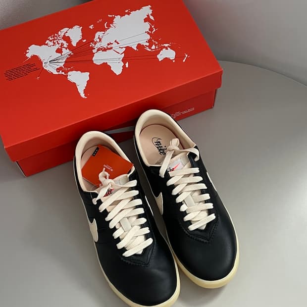 박스포함 나이키 아스트로그래버 레더 W 블랙 260