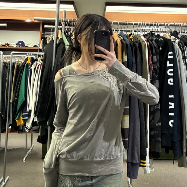 OS)Japanese vintage 여성 꽃 레이스 디테일 오프숄더 롱슬