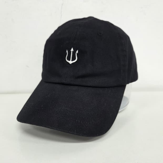 베루툼 실버에디션 볼캡 삼지창 모자 블랙