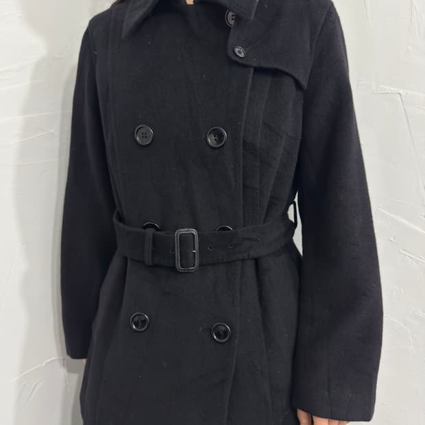 deux belt button coat