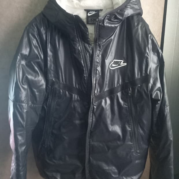 나이키 유광후드 경량패딩 M