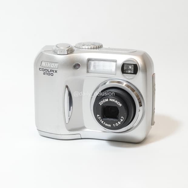 니콘 쿨픽스 2100
