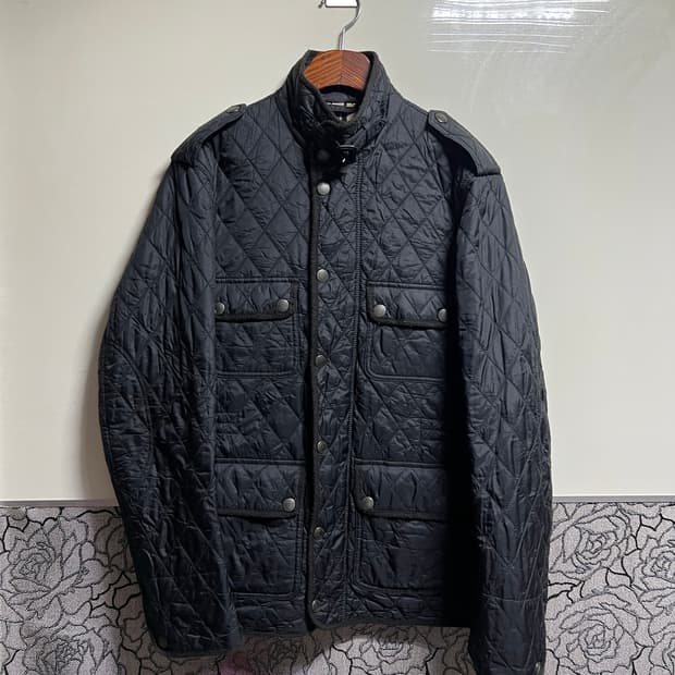 버버리 브릿 블랙 퀄팅자켓