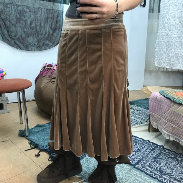 OPSEY 벨벳 미디스커트 