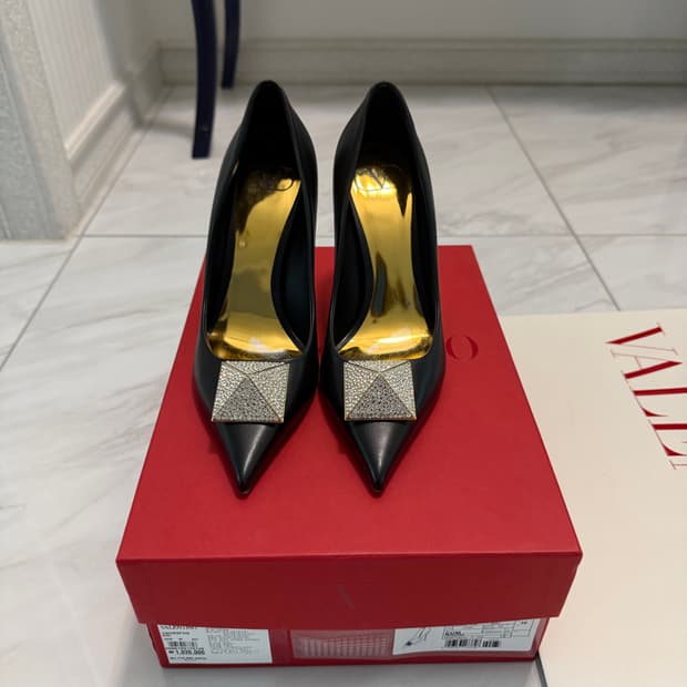 발렌티노 크리스털 가라바니 원 스터드 펌프스 36(235)