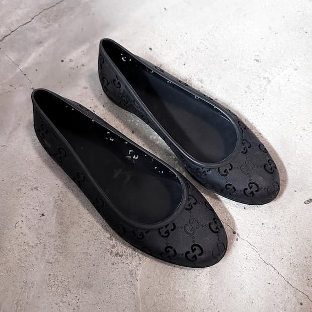 GUCCI logo jelly flats