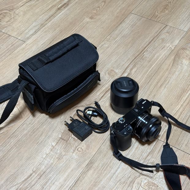 소니 a6000 블랙 번들렌즈+여친렌즈(50mm f1.8)