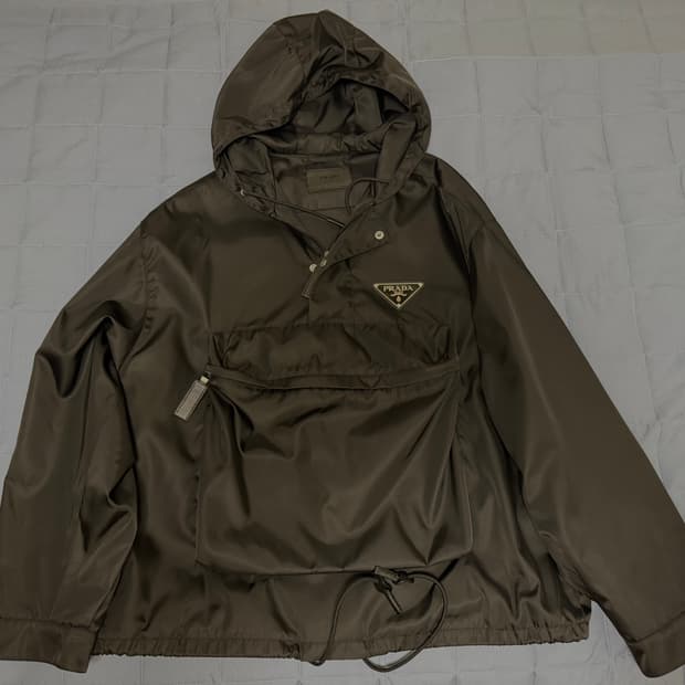 프라다 아노락 후드 SGB407