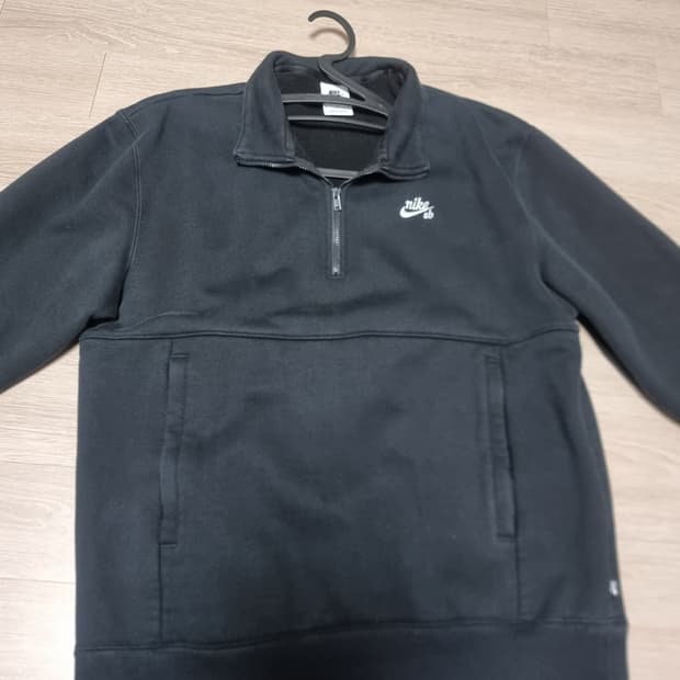 나이키 스우시 반집업