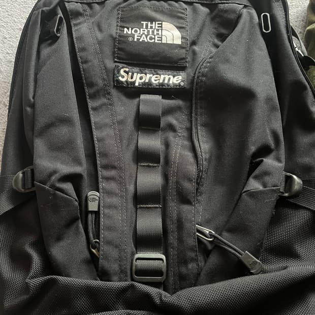 슈프림X노스페이스 익스페디션 백팩 18ss