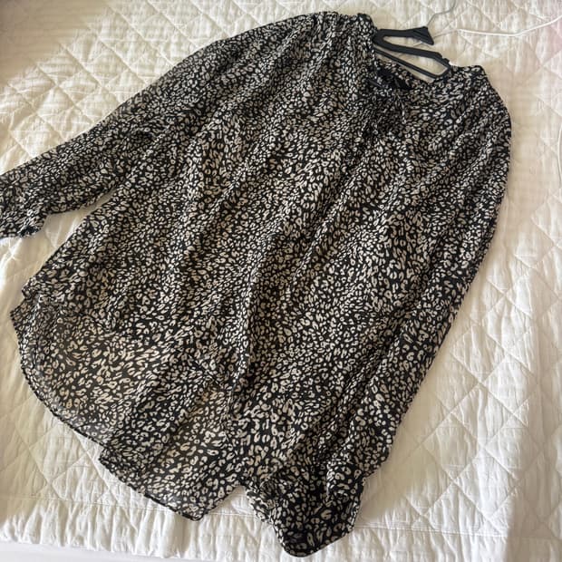 55 한섬 보브 레오파드 블라우스