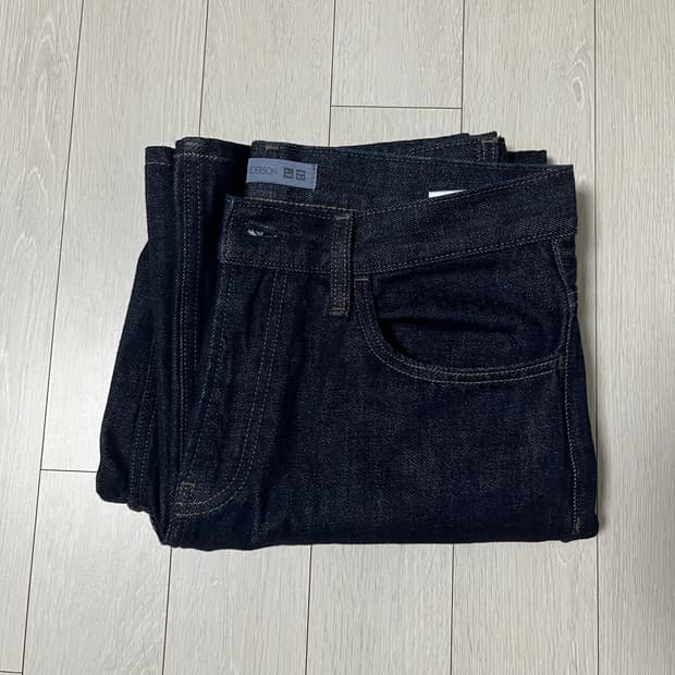 유니클로 jw앤더슨 스트레이트 진 30