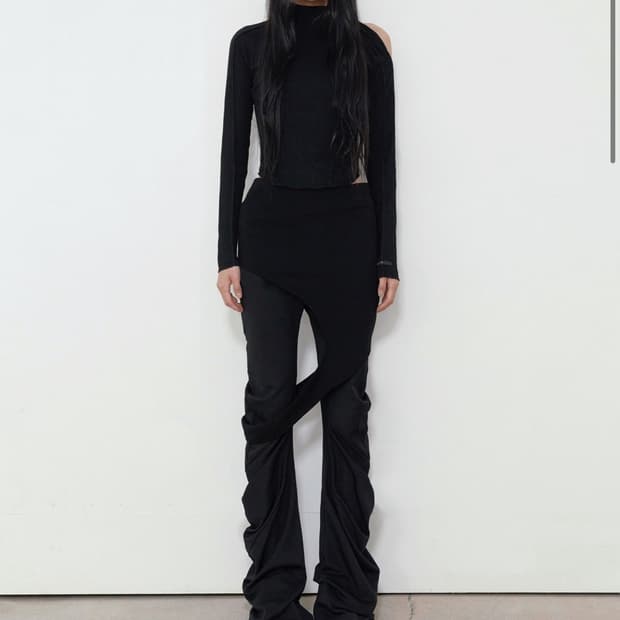 보헤미안서울 HOOKED TURTLE NECK T, BLACK