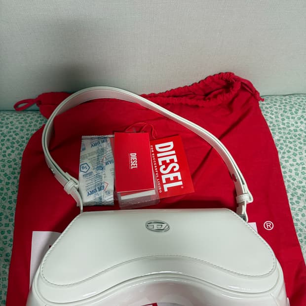 디젤 play crossbody 크로스백 화이트