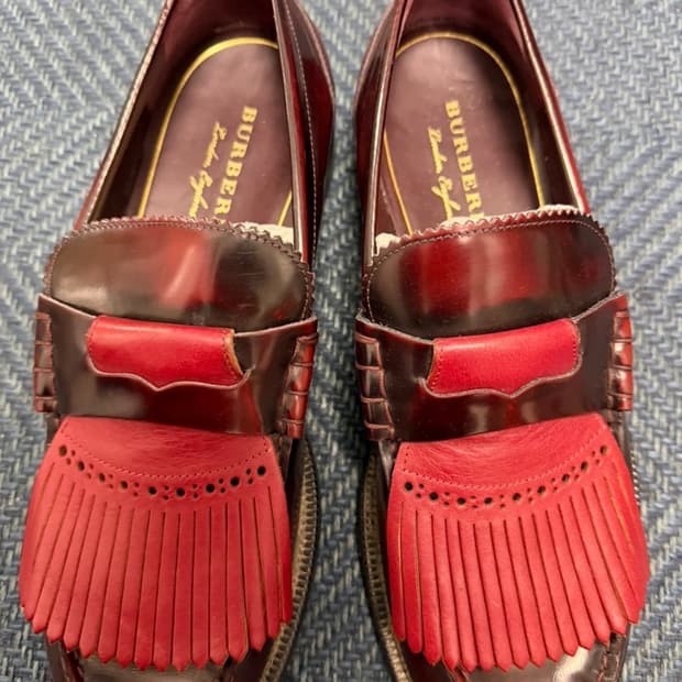 버버리 버건디 프린지 로퍼(42사이즈)