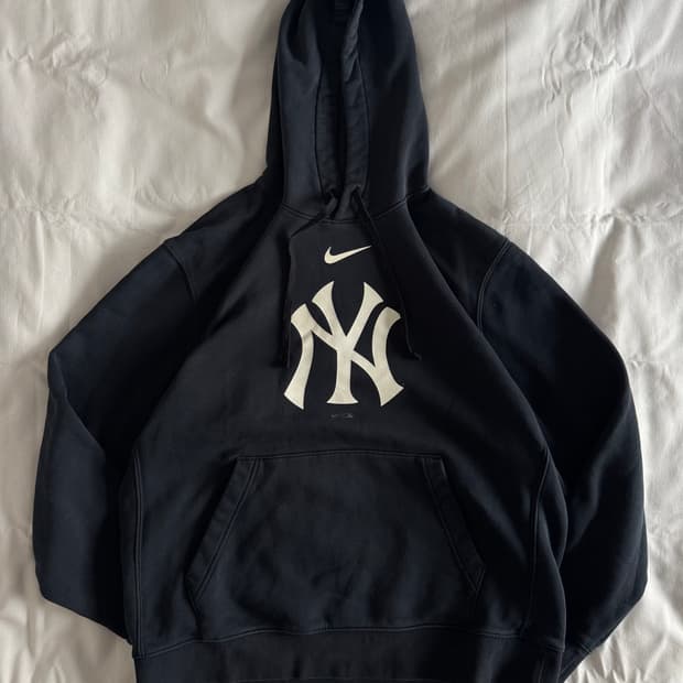 [L] 나이키 뉴욕 양키스 센터 스우시 후드 블랙