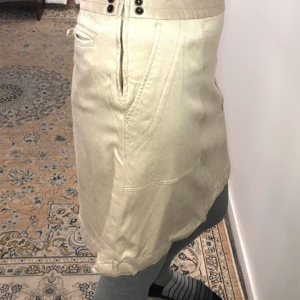 뮤트 베이지 숏 스커트