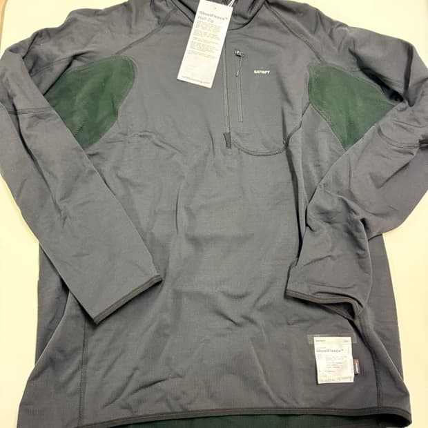 새티스파이 퍼즈플리스 하프집 블랙