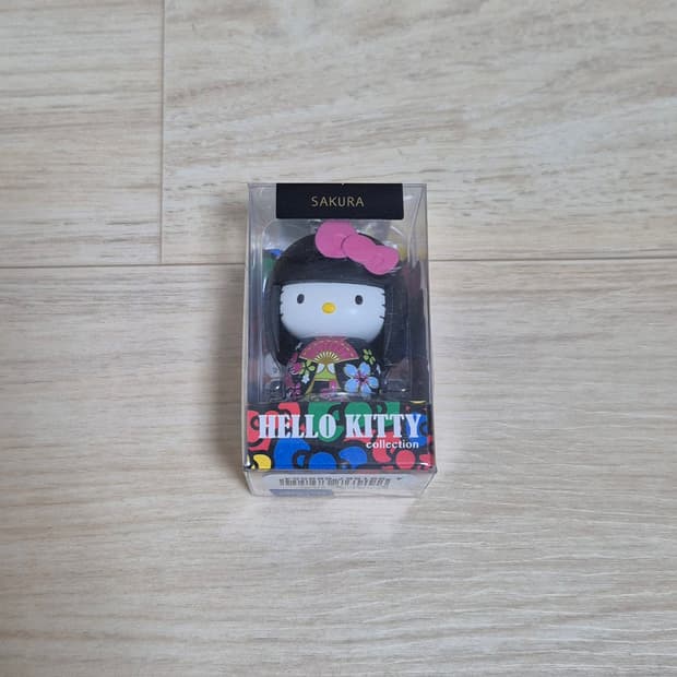산리오 헬로키티 기모노 코케시 피규어 키링
