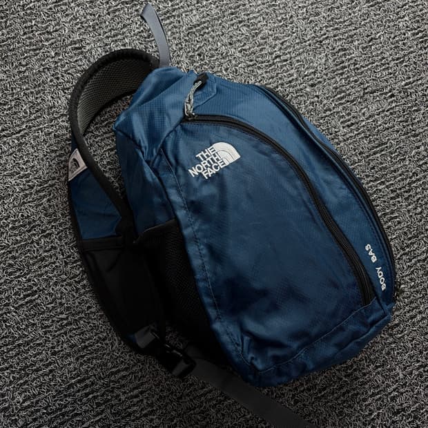 노스페이스 올드스쿨 바디 배스 나일론 슬링백 1490