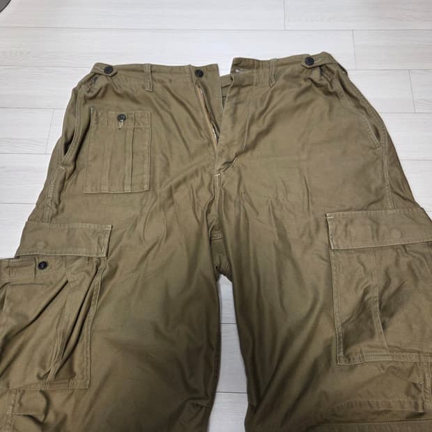 나이젤카본 아미카고 쇼츠 카키 36