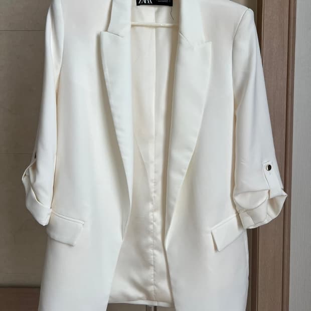 자라 화이트 블레이저M사이즈
