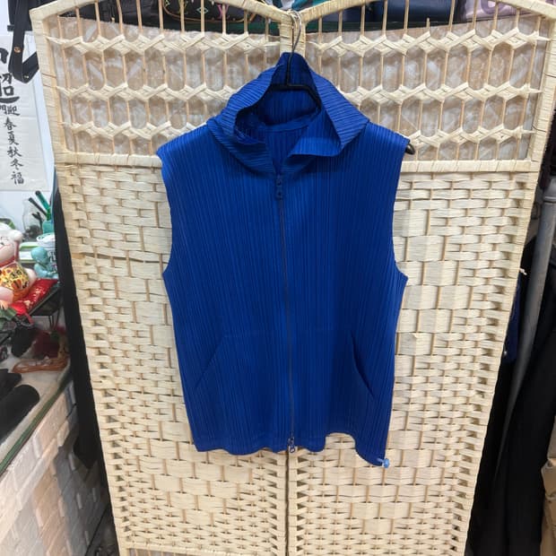 5/66-77 정품 플리츠플리즈 후드 조끼집업 팝니다