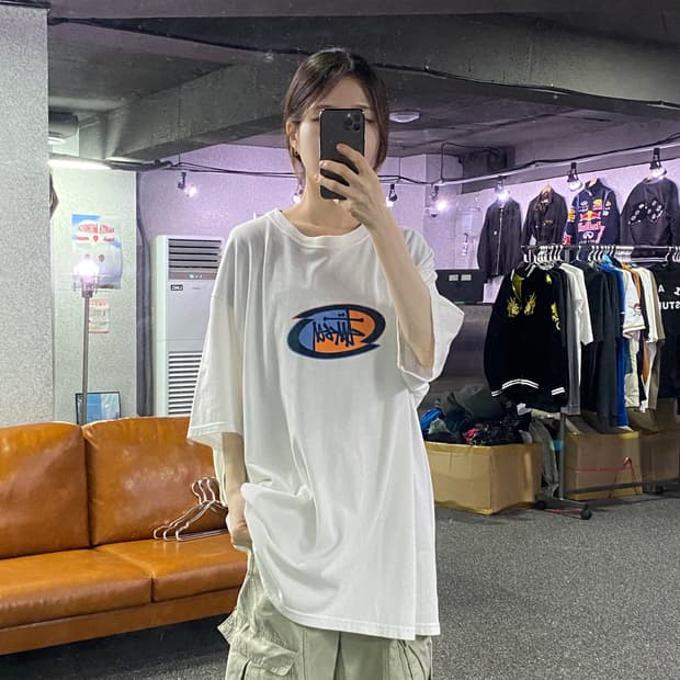 스투시 투톤 로고 반팔티 B2232