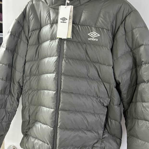 엄브로 경량패딩 새상품