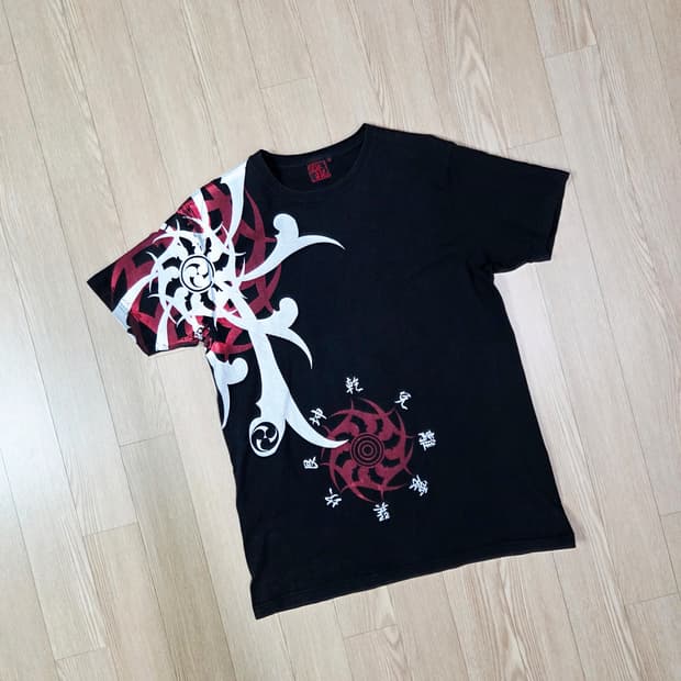 도둑일기 블랙 오리엔탈 라운드 티셔츠