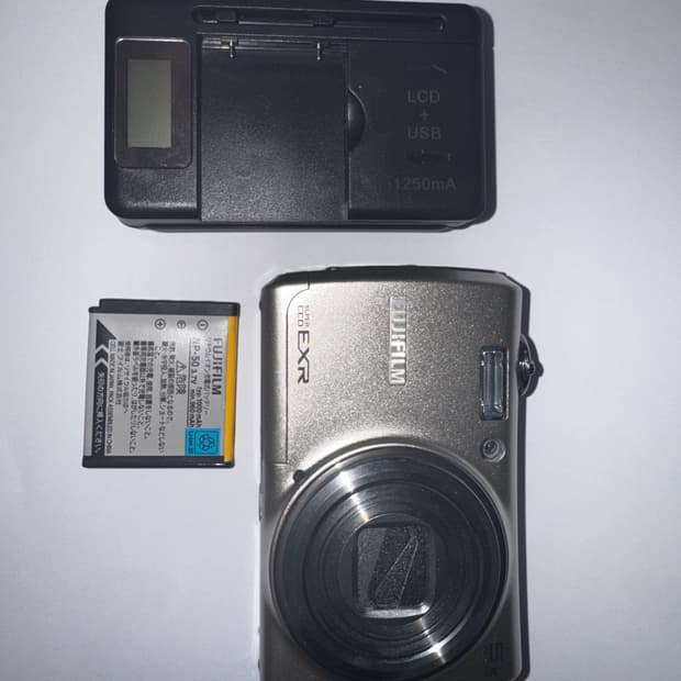 후지필름 파인픽스 f200exr