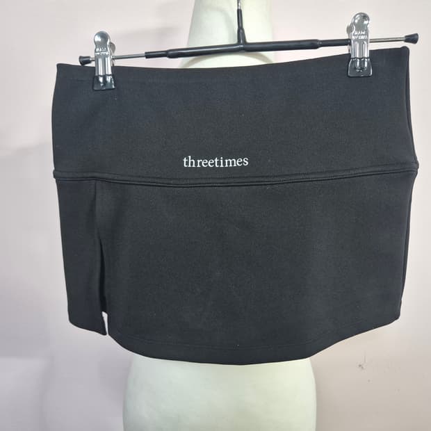 쓰리타임즈 애슬레틱 슬릿 스커트 블랙 색상 