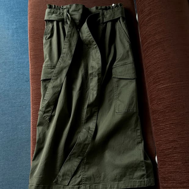 Cotton blend cargo design mid skirt